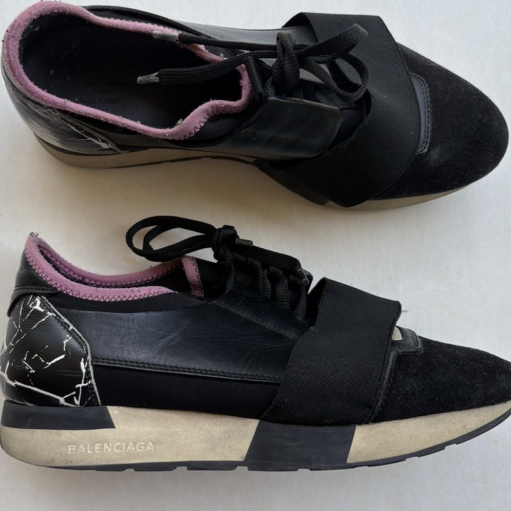 Balenciaga Black Sneakers Sleek Modern Athletic